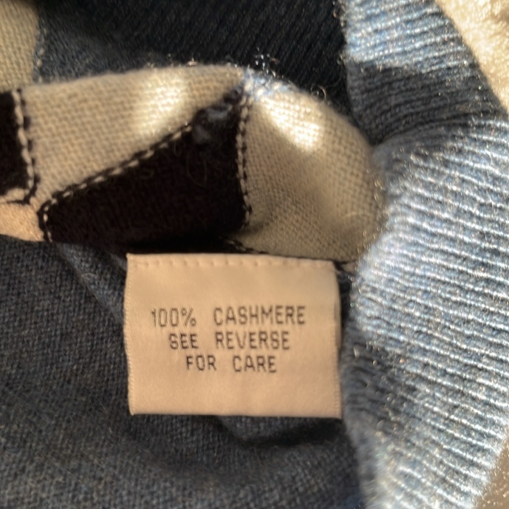 Cashmere - Picture 3 of 7